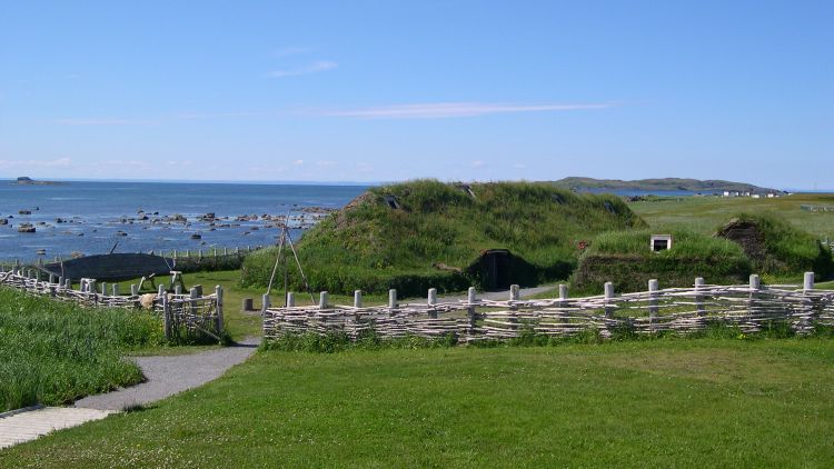 Rekonstrueret vikingehus p L'Anse aux Meadows p New Foundland