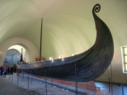 Oseberg vikingeskibet på museet i Oslo