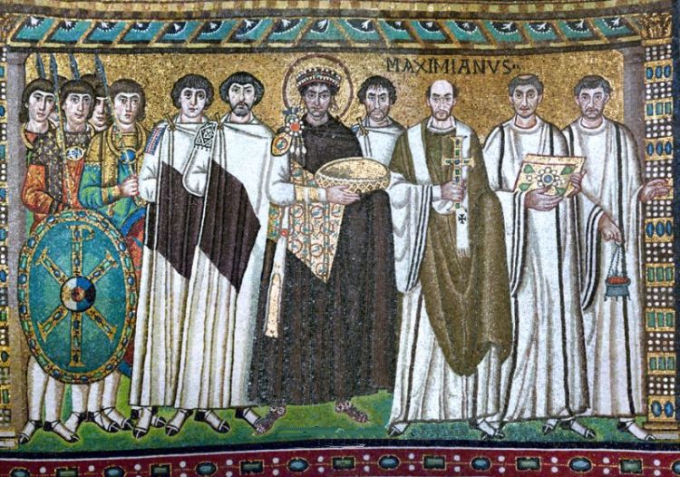 Kejser Justinian og his entourage as mosaic in Basilica of San Vitale