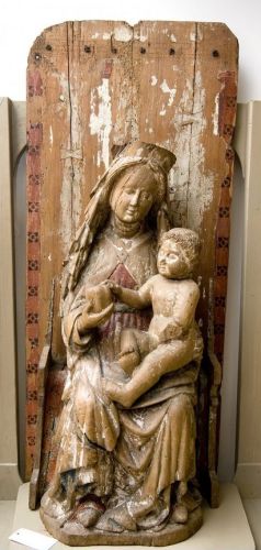 Wooden figure of Mary and the baby Jesus