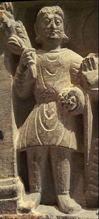 En figur klædt i Yuezhi stil - omkring 200 AC - Indien eller Pakistan