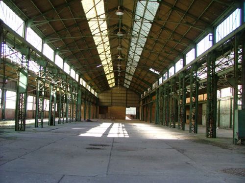 Svejsehallen i det Belgiske Beliard & Crighton Skibsværft - nedlagt 1988