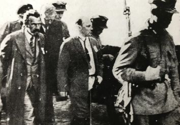 Nikolaj Bucharin og Aleksej Rykov arresteres i 1938.