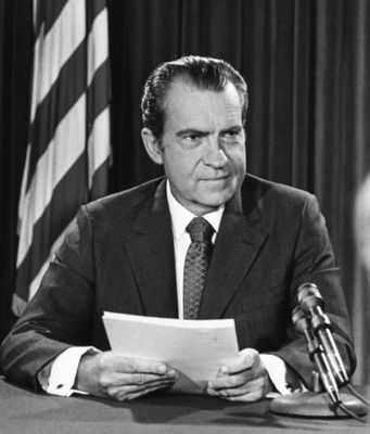 Nixon afslutter dollars indløselighed med guld